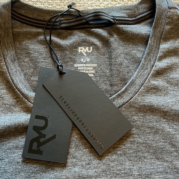 RYU Womens Standard Issue Crew in Heather Asphalt BNWT - Picture 2 of 3